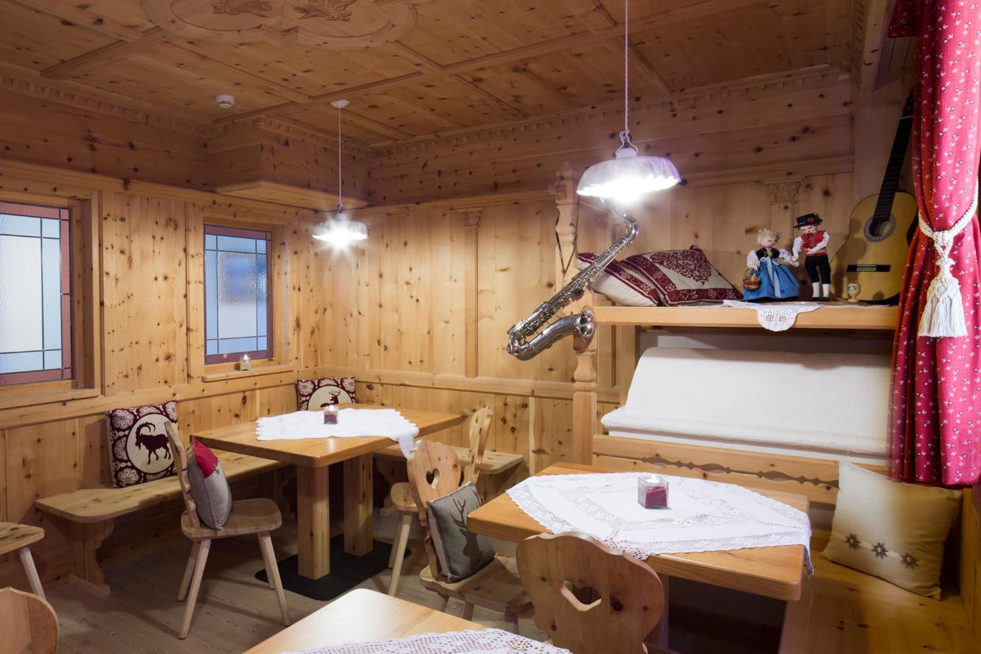 Hotel Chalet Sas Morin Pozza di Fassa Eksteriør bilde